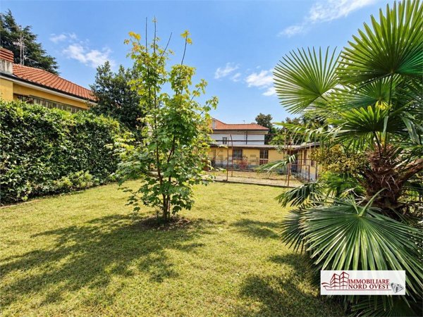 casa indipendente in vendita a Bareggio