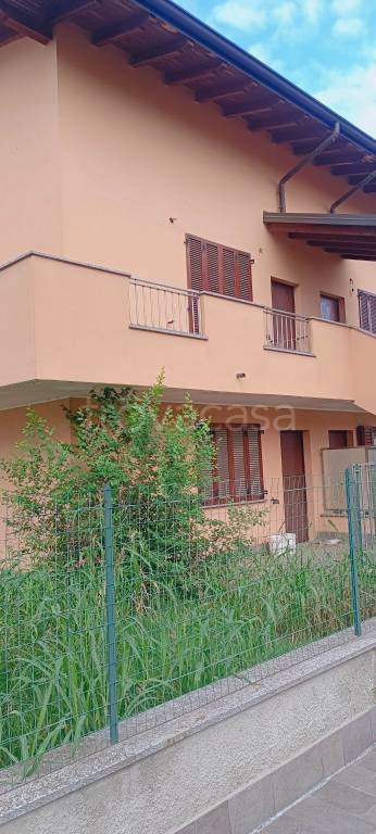 casa indipendente in vendita a Bareggio