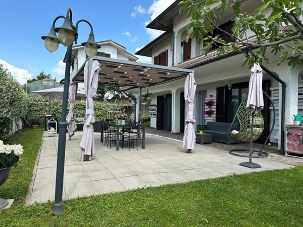 casa indipendente in vendita a Basiano