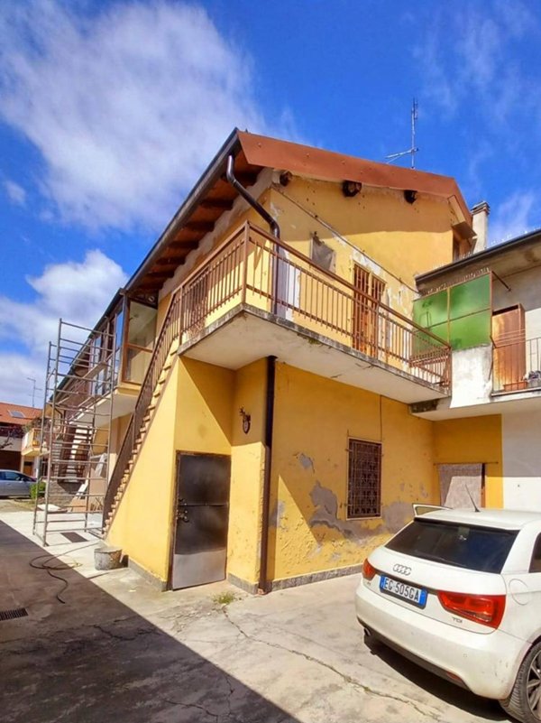 casa indipendente in vendita a Basiano