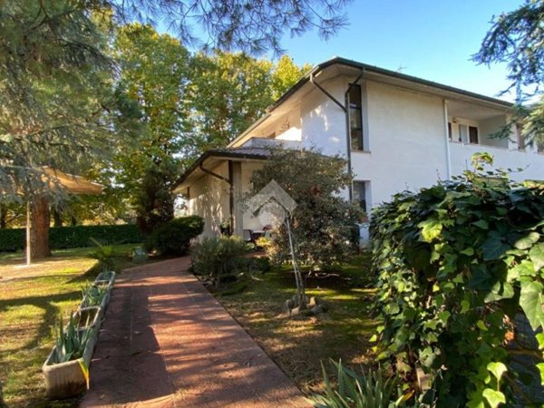 casa indipendente in vendita a Basiano