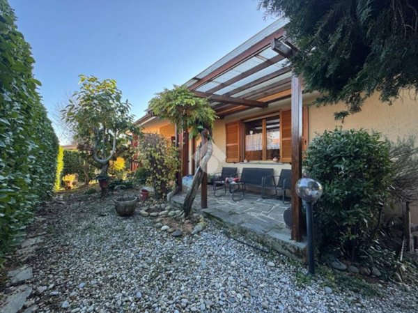 casa indipendente in vendita a Basiano