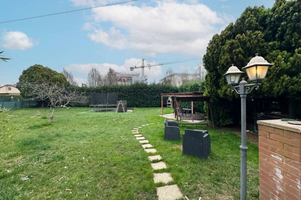 casa indipendente in vendita a Basiano