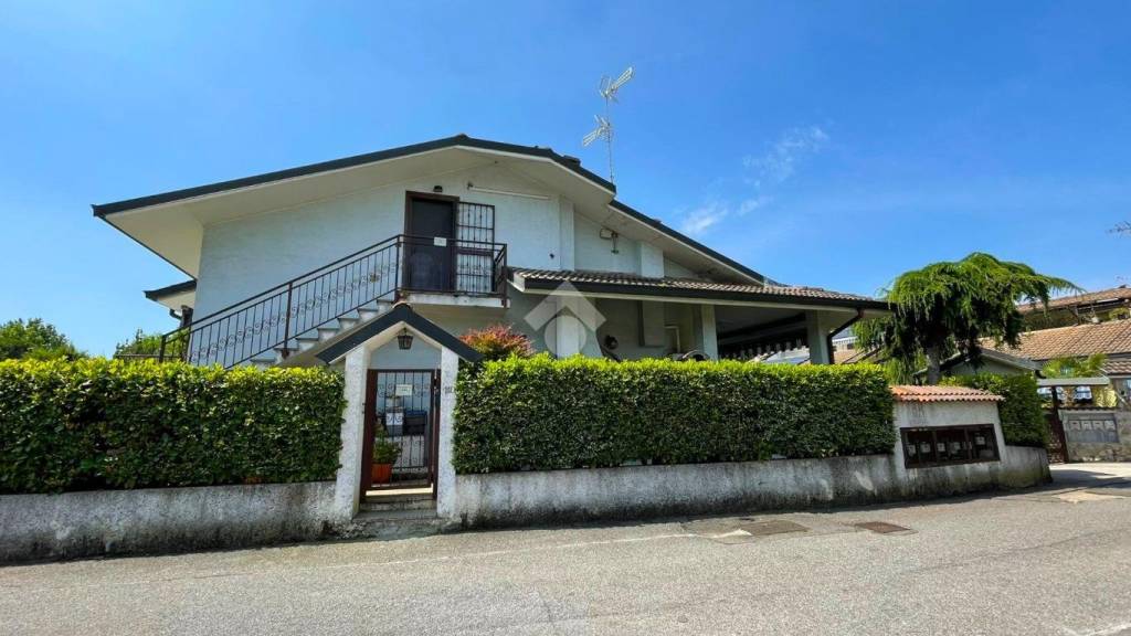 casa indipendente in vendita a Basiano
