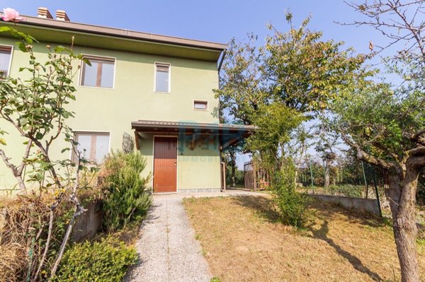 casa indipendente in vendita a Basiano