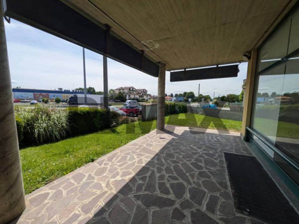 ufficio in vendita a Basiano