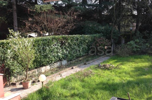 casa indipendente in vendita a Basiglio in zona Cascina Vione