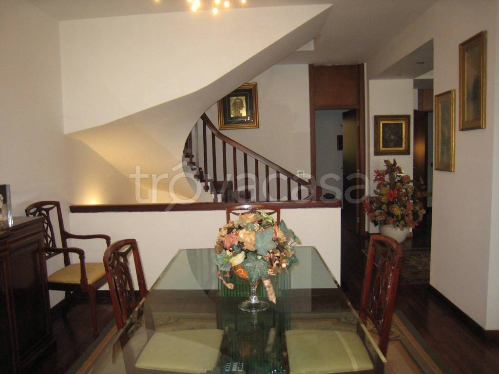 casa indipendente in vendita a Basiglio