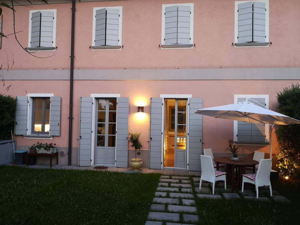 casa indipendente in vendita a Basiglio in zona Cascina Vione