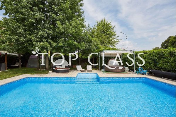 casa indipendente in vendita a Basiglio