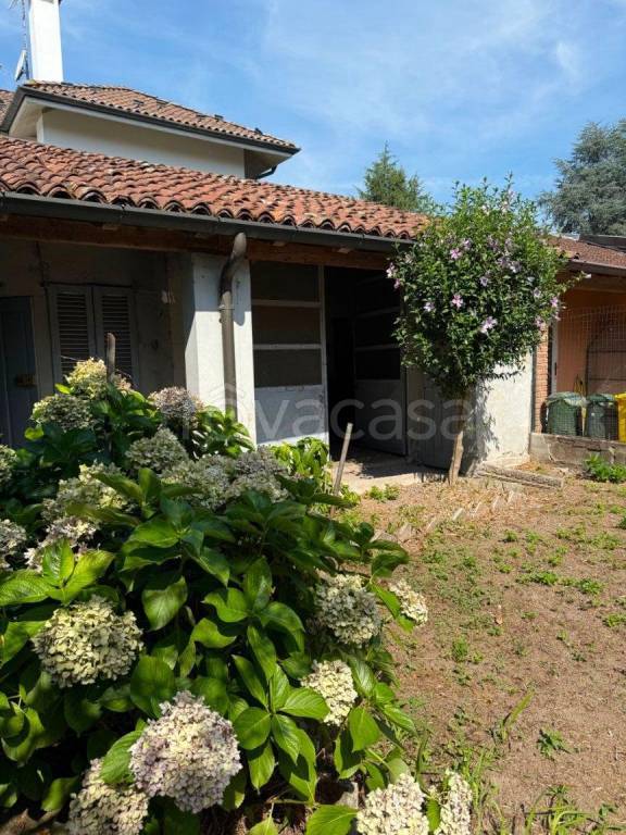 casa indipendente in vendita a Basiglio