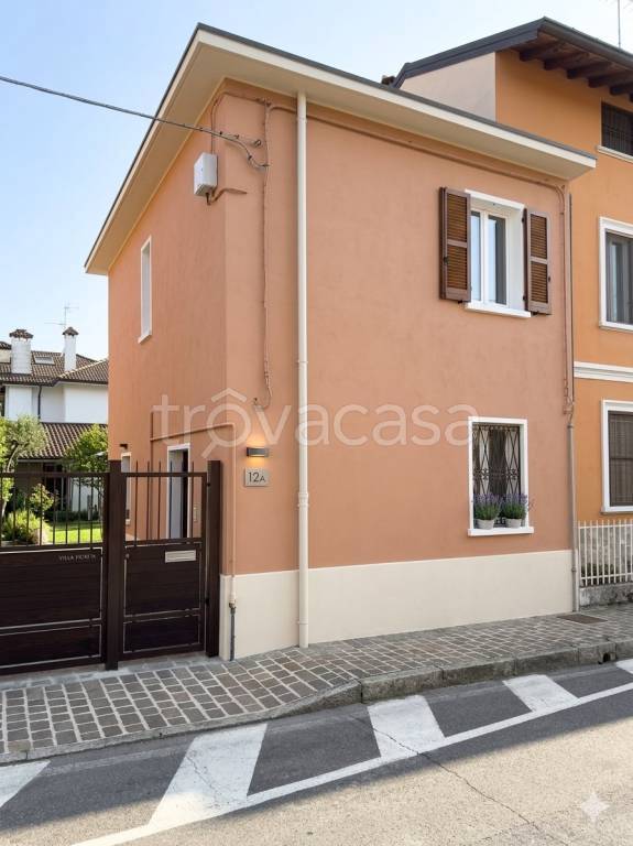 casa indipendente in vendita a Basiglio