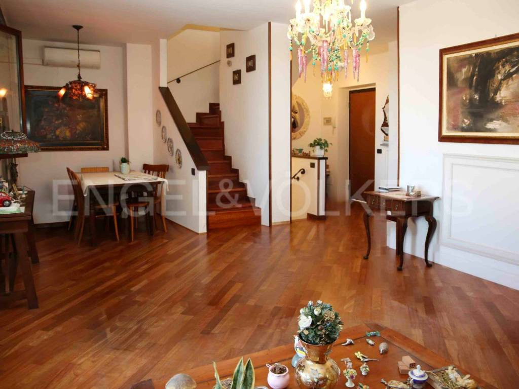 casa indipendente in vendita a Basiglio