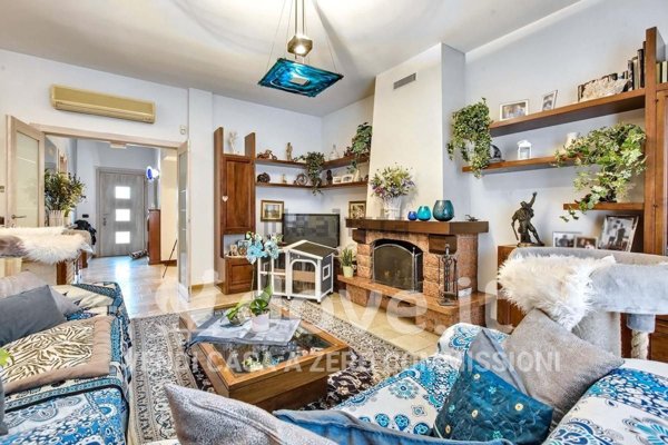 casa indipendente in vendita a Basiglio