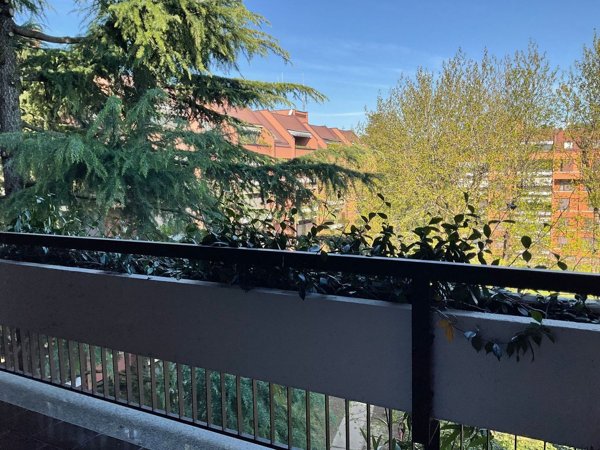 appartamento in vendita a Basiglio in zona Cascina Vione