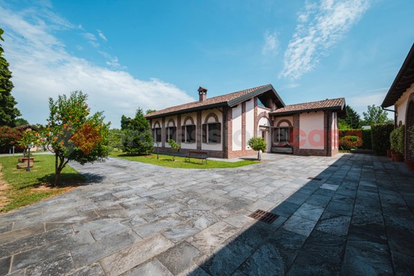 casa indipendente in vendita a Basiglio in zona Cascina Vione