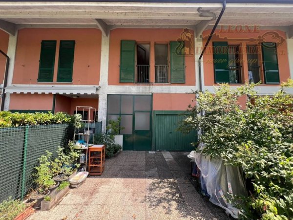 casa indipendente in vendita a Basiglio in zona Cascina Vione