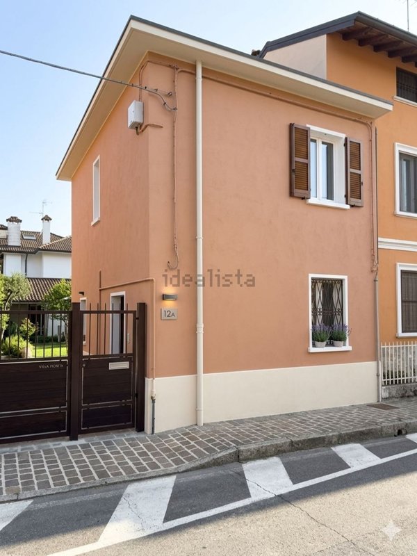 casa indipendente in vendita a Basiglio in zona Cascina Vione