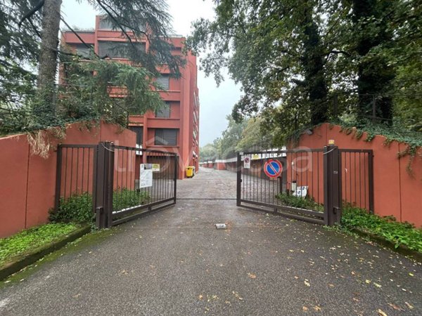 box auto in vendita a Basiglio in zona Cascina Vione