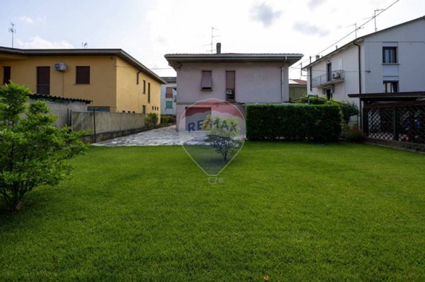 casa indipendente in vendita a Bellinzago Lombardo