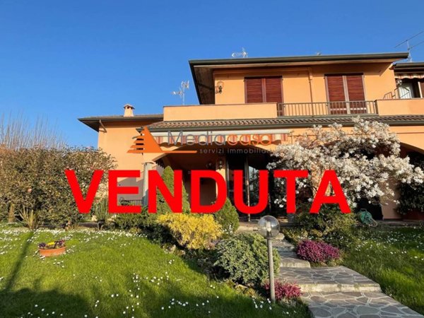 casa indipendente in vendita a Bellinzago Lombardo