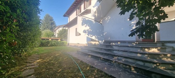 casa indipendente in vendita a Bellinzago Lombardo in zona Villa Fornaci