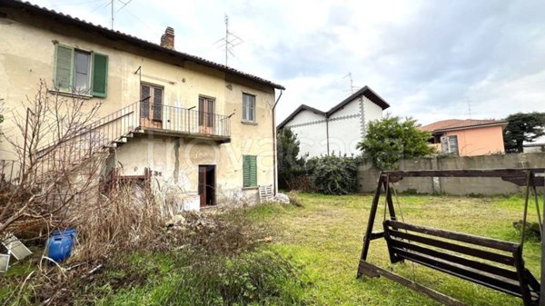 casa indipendente in vendita a Bernate Ticino