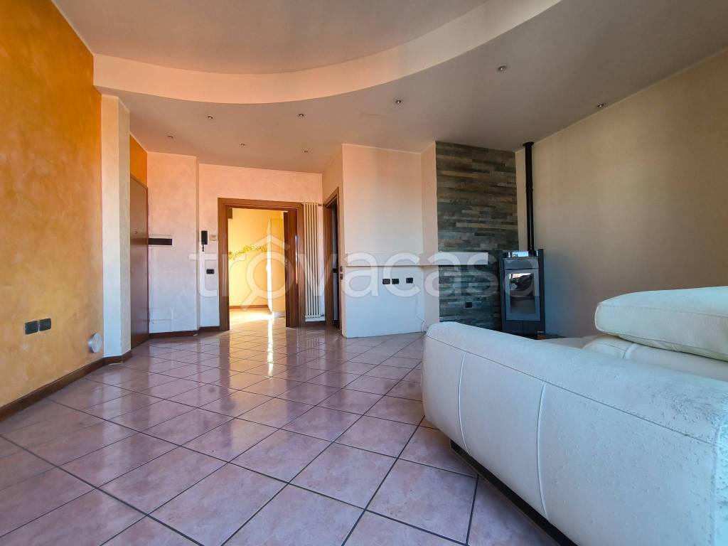 appartamento in vendita a Bernate Ticino in zona Casate Ticino
