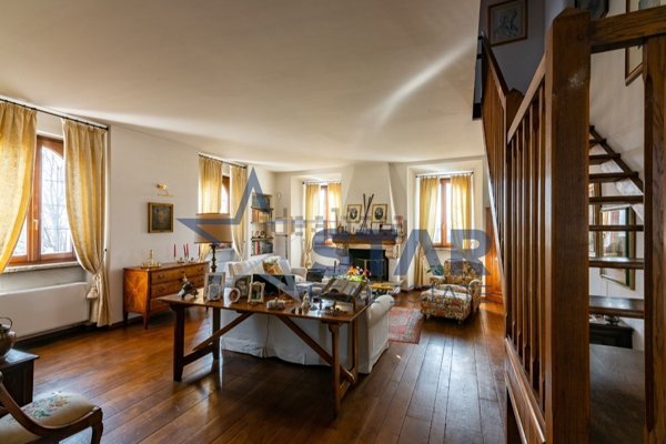 casa indipendente in vendita a Bernate Ticino