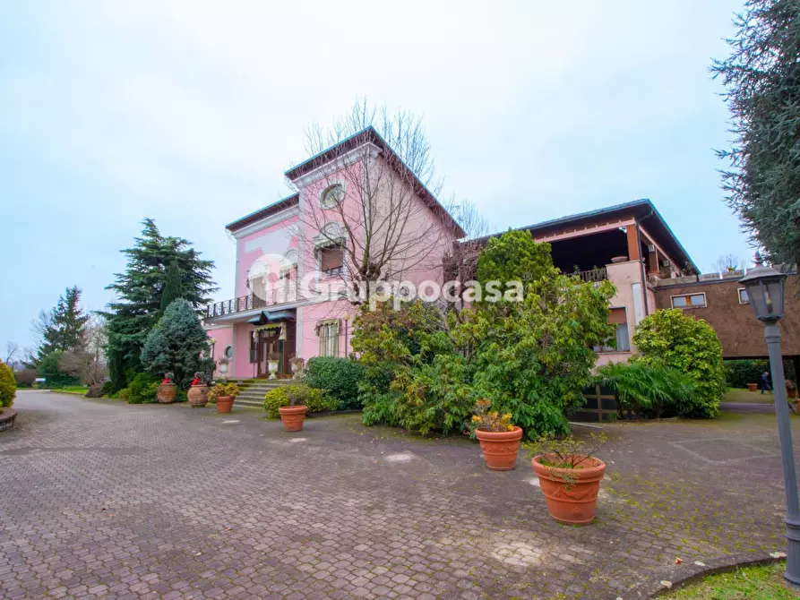 negozio in vendita a Bernate Ticino
