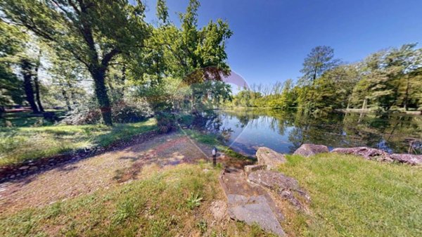 casa indipendente in vendita a Bernate Ticino