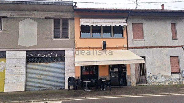 locale commerciale in vendita a Bernate Ticino