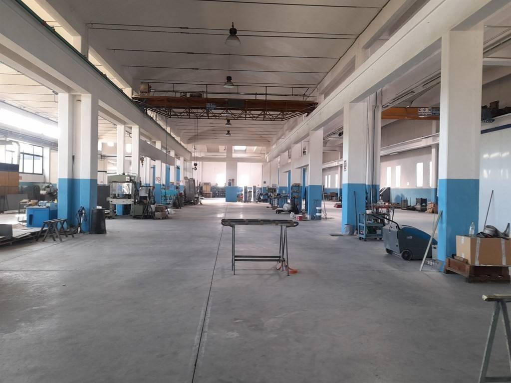 locale commerciale in vendita a Bernate Ticino