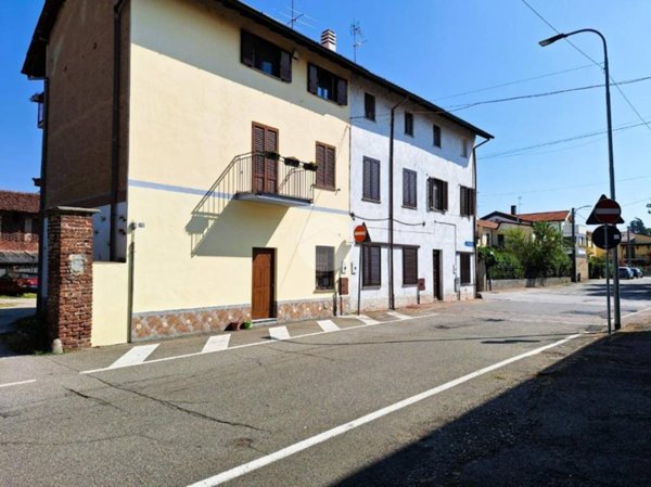 casa indipendente in vendita a Bernate Ticino in zona Casate Ticino