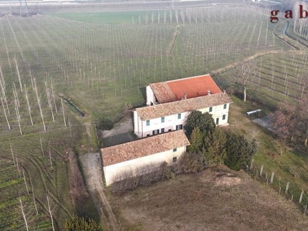 casale in vendita a Bernate Ticino