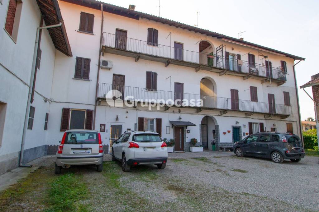 casa indipendente in vendita a Bernate Ticino in zona Casate Ticino