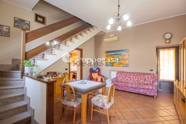 casa indipendente in vendita a Bernate Ticino in zona Casate Ticino