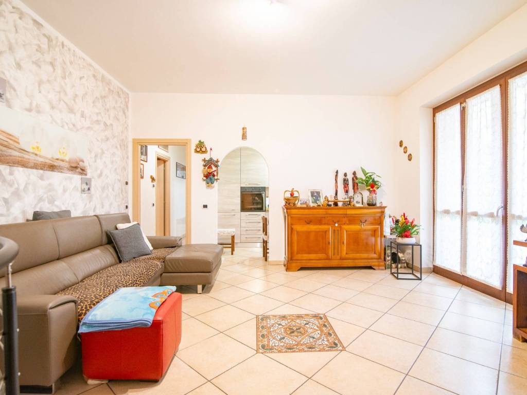 appartamento in vendita a Besate