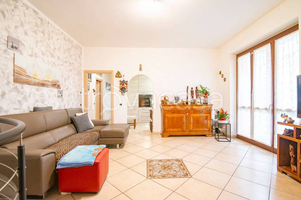 appartamento in vendita a Besate