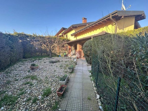 casa indipendente in vendita a Besate