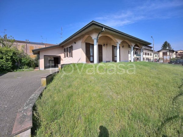 casa indipendente in vendita a Besate