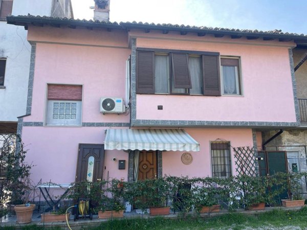 casa indipendente in vendita a Besate