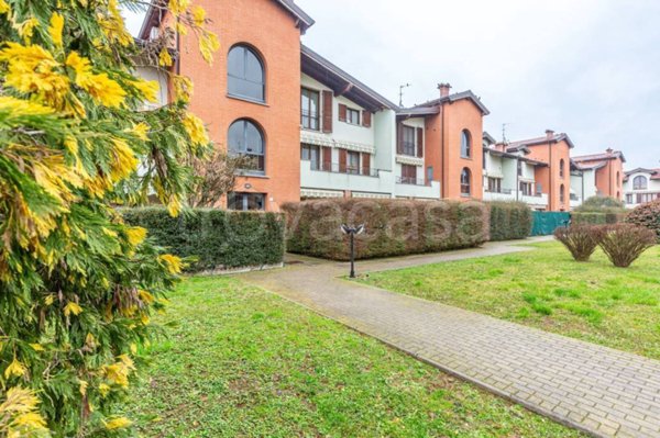 appartamento in vendita a Besate
