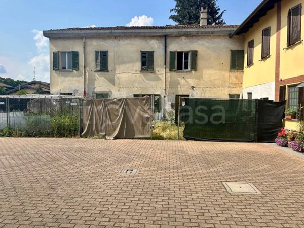 casa indipendente in vendita a Besate