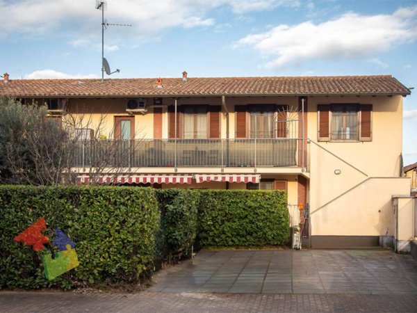 appartamento in vendita a Besate