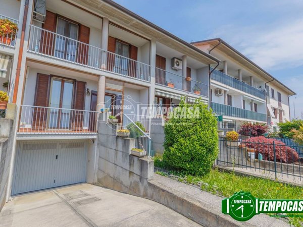 casa indipendente in vendita a Besate