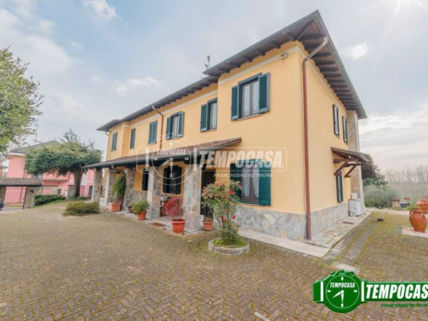 casa indipendente in vendita a Besate
