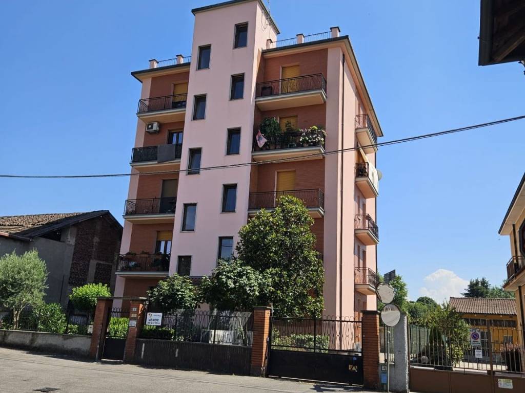 appartamento in vendita a Besate