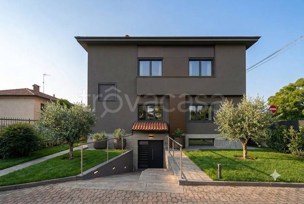 casa indipendente in vendita a Besate