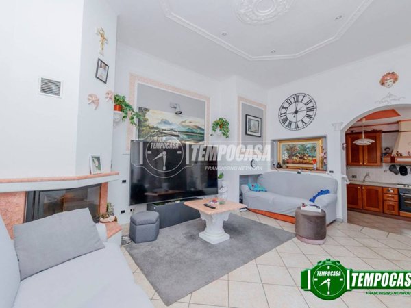 casa indipendente in vendita a Besate